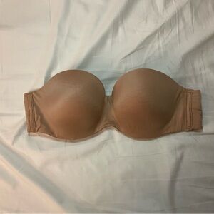 Victoria’s Secret Body By Victoria Lined Strapless Bra 36C